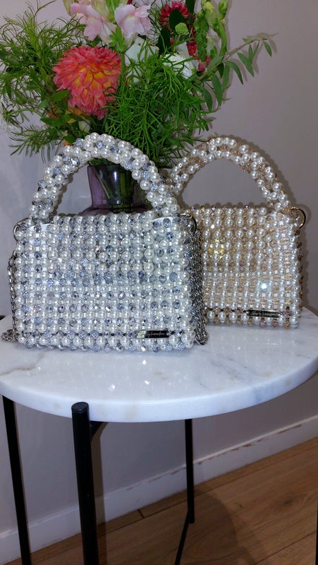 GLOSS bag HOPEA  (valkoiset helmet&hopeiset lasikristallit)