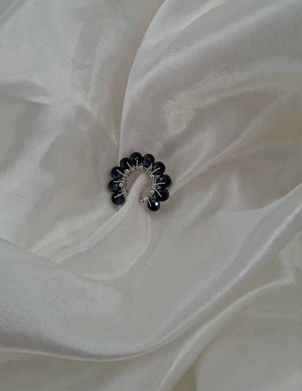 Earcuff hopea / musta