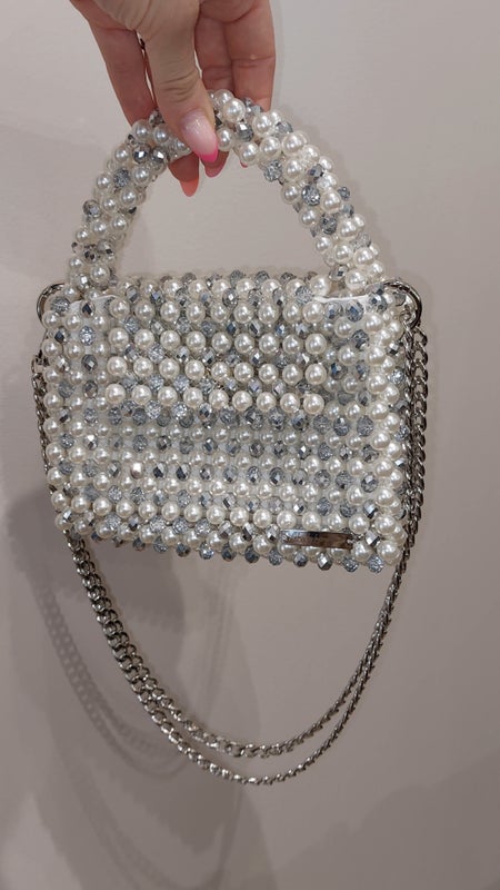 GLOSS bag HOPEA  (valkoiset helmet&hopeiset lasikristallit)